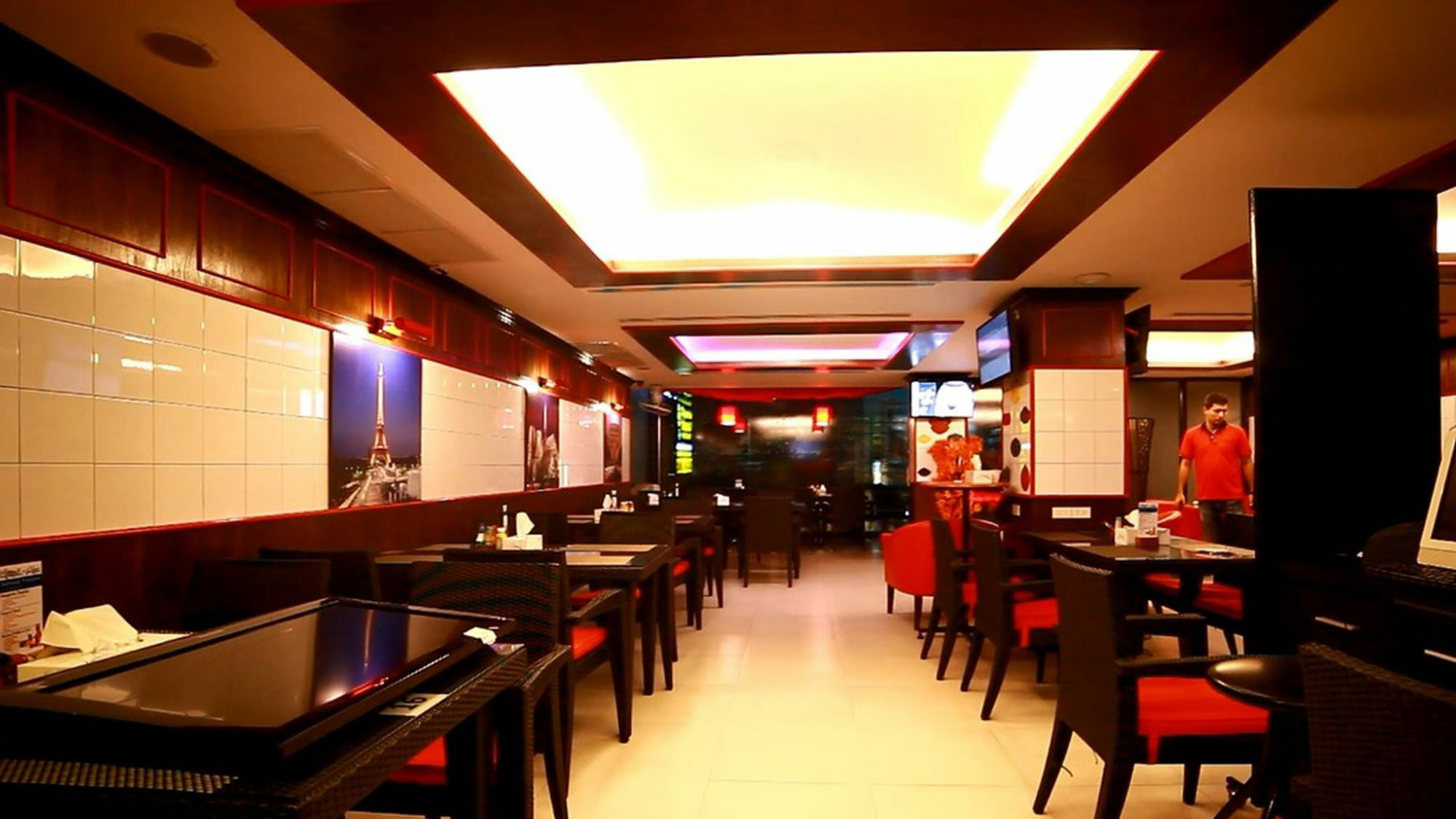 Rayaan Oriental & Restaurant Gæstehus
